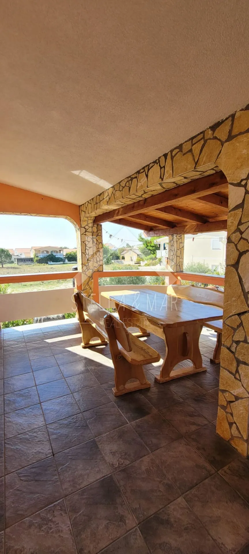 kuća sa 8 apartmana - vir - slika 7