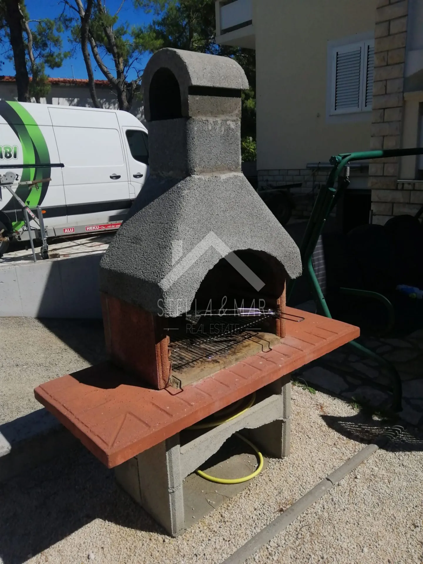 kuća sa 5 apartmana, garaža, podrum - vir, centar - slika 41