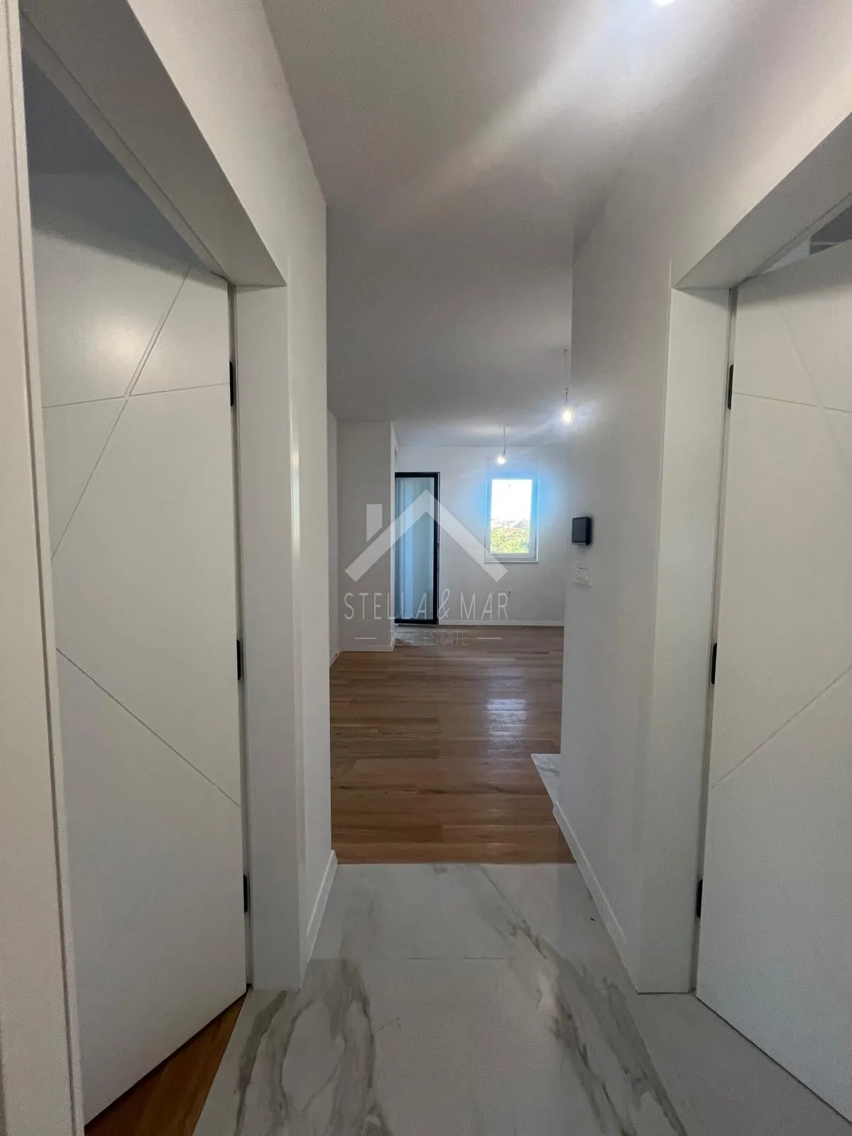 trosoban stan sa vrtom + 2 parkinga - plovanija, zadar - slika 16