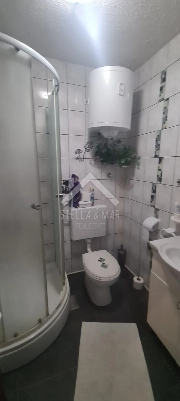 prekrasna kuća sa 4 stana, blizina centra - vir - slika 30