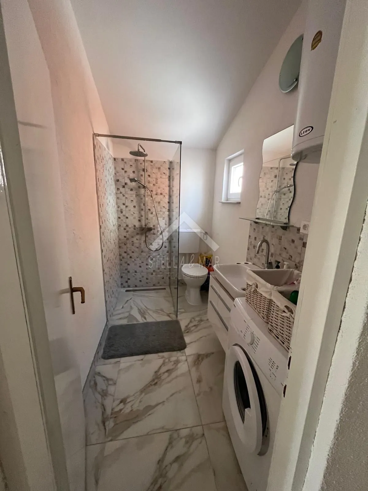 trosoban apartman sa velikom terasom 250m do mora - vir - slika 9