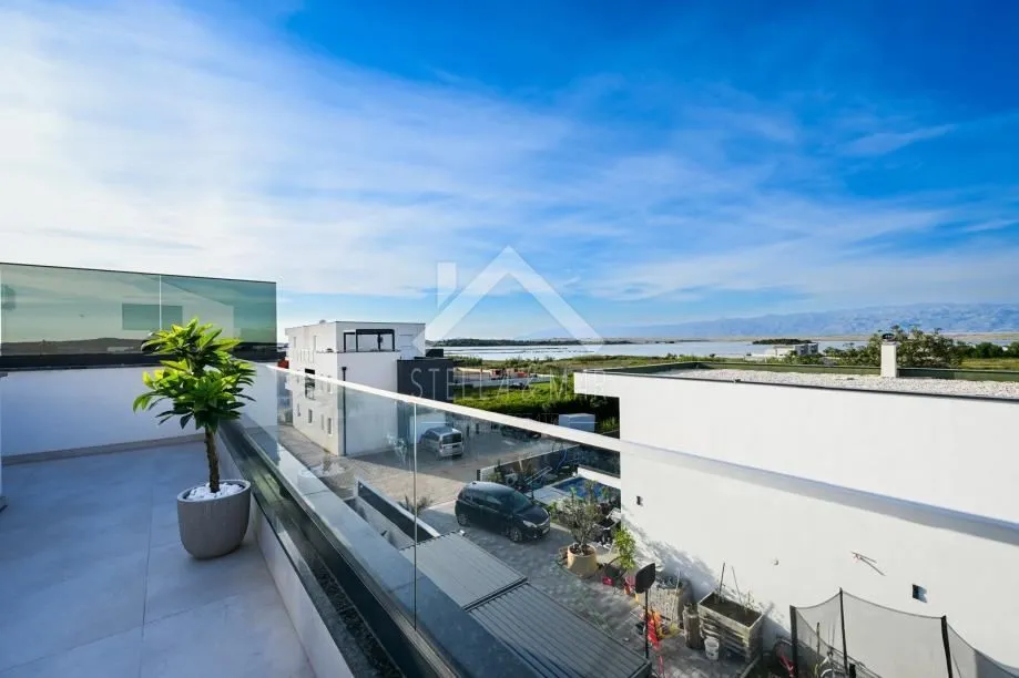 kuća sa bazenom, 4 spavaće sobe, pogled - privlaka, zadar - slika 6