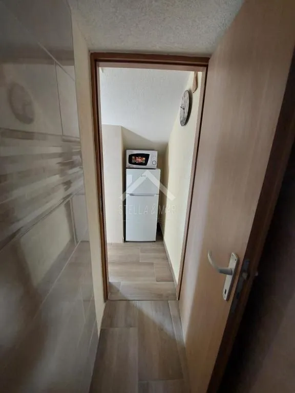 rezervirano kuća sa 4 apartmana - vir - slika 23