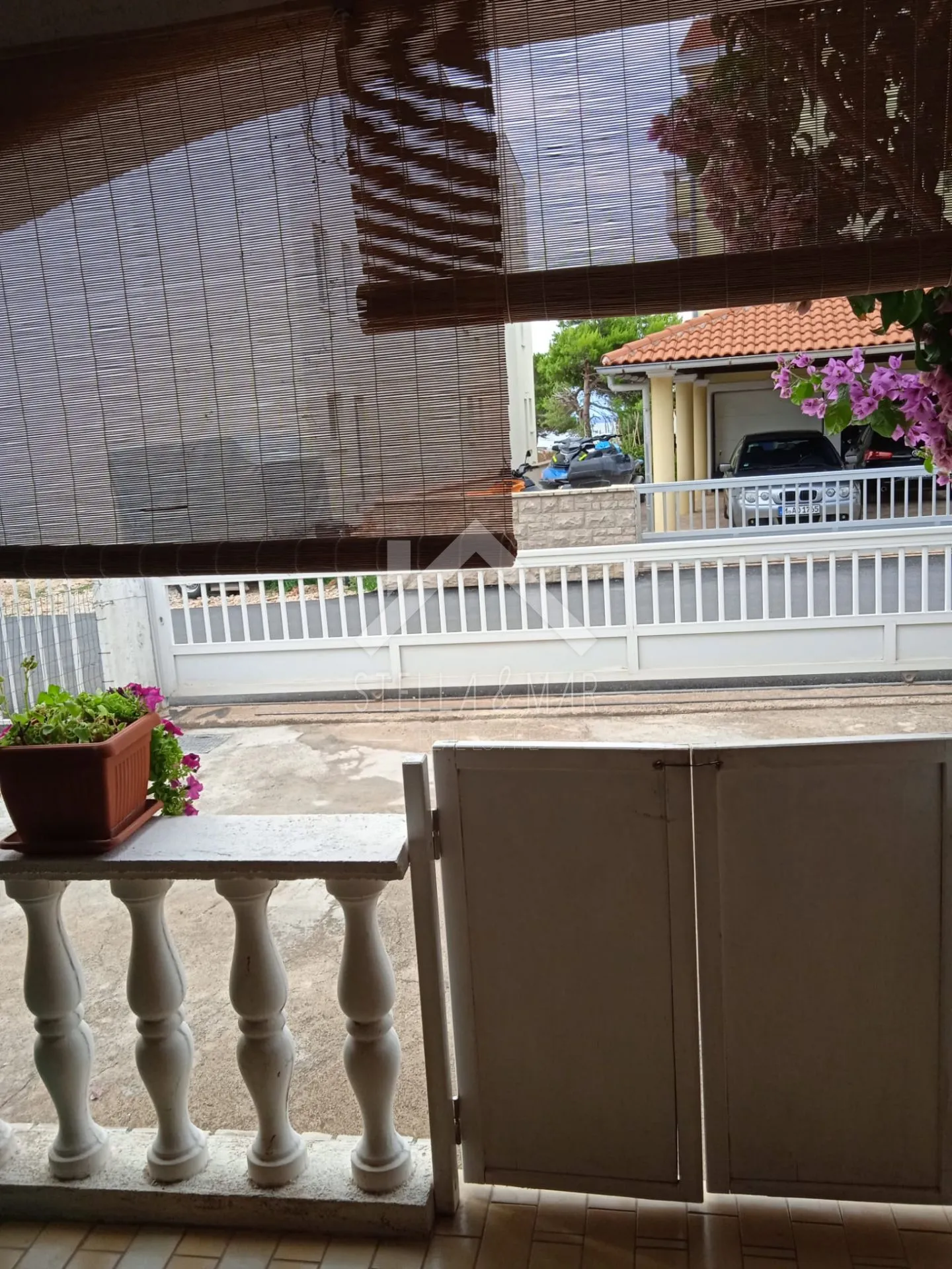 kuća sa 4 apartmana 80m od mora - slika 3