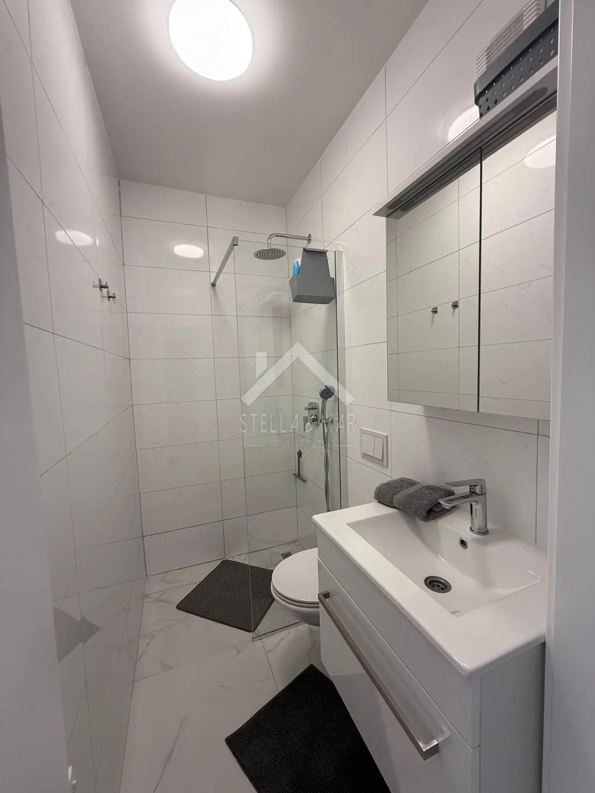 prekrasna kuća sa 3 apartmana - vir - slika 41