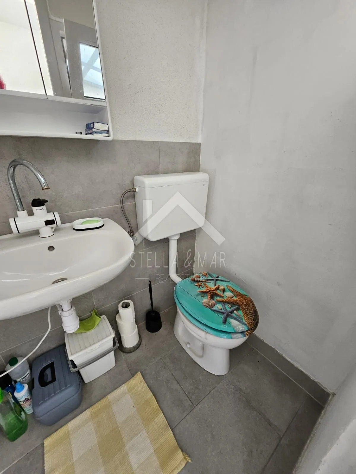 prizemlje kuće sa dva apartmana - vir - slika 24