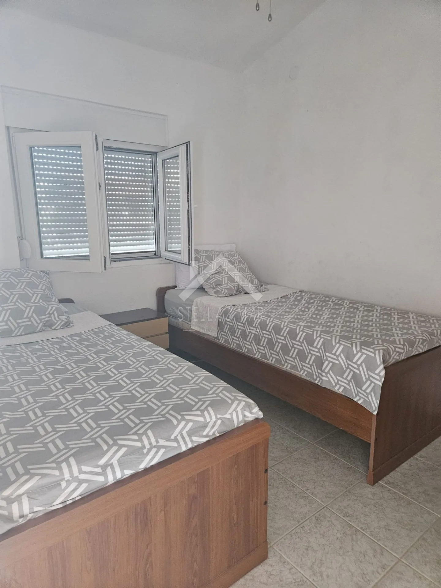 kuća u nizu sa dva apartmana - vir - slika 12