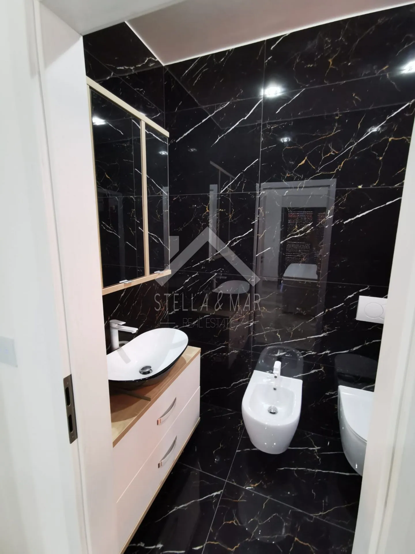 luksuzna villa sa bazenom u centru - vir - slika 34