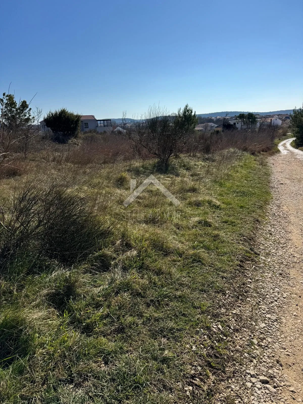 pet građevinskih terena 3147m2 - ljubač - slika 3