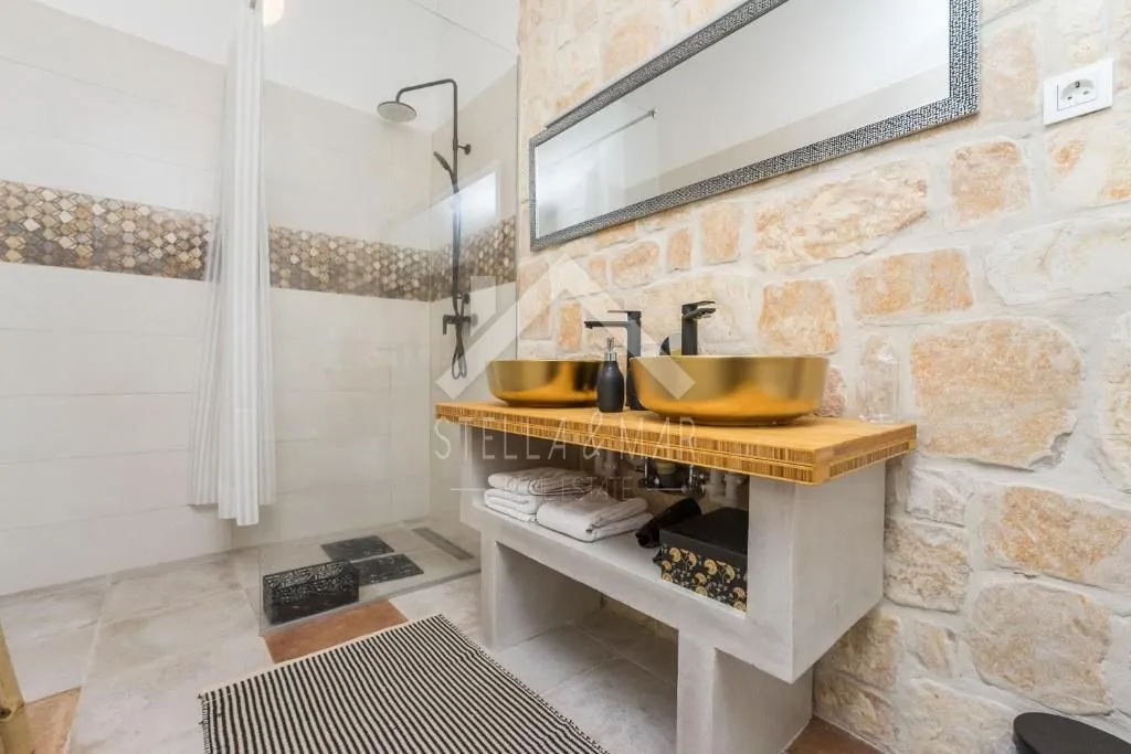 vila sa bazenom - zaton - slika 19