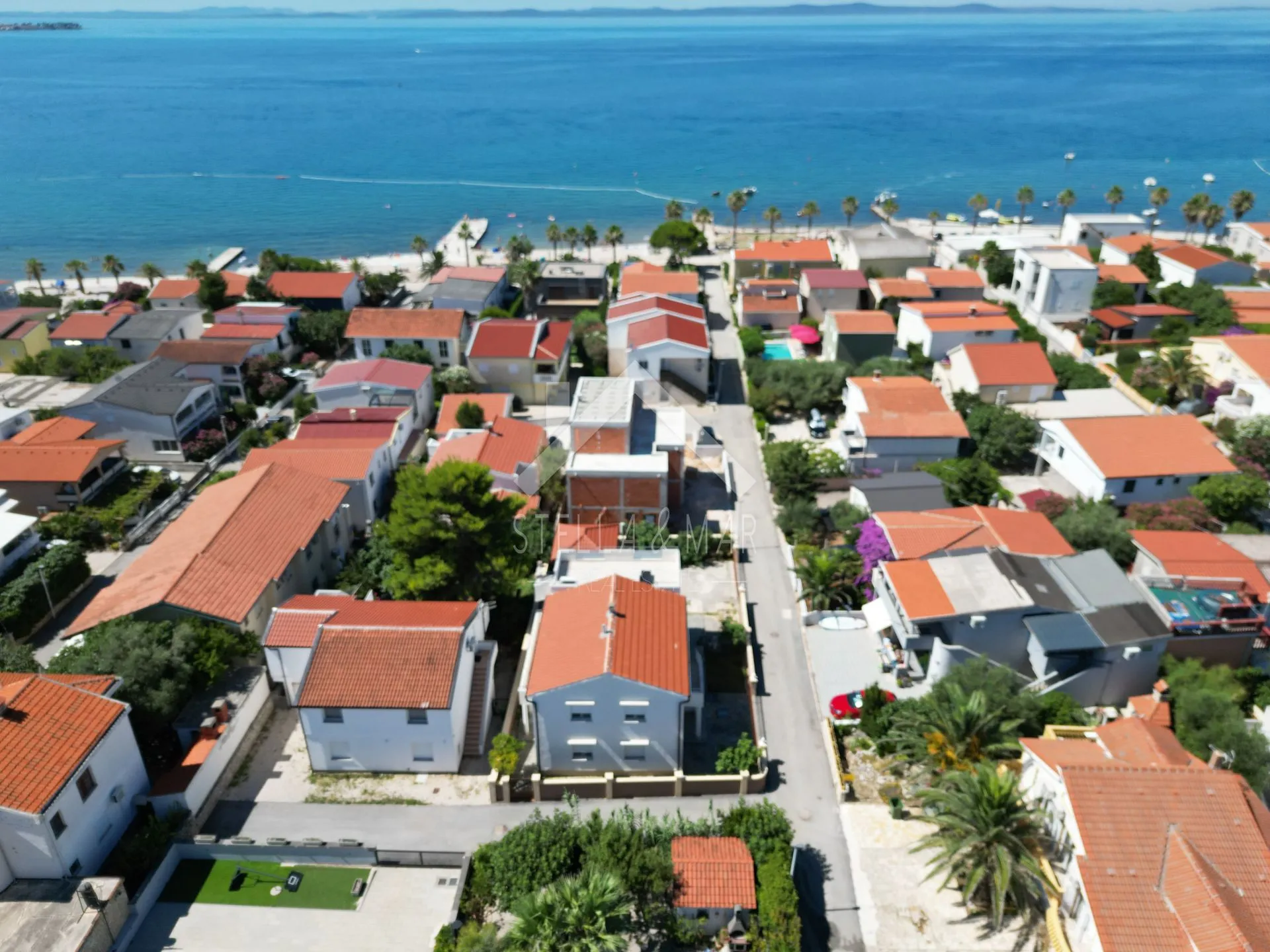 samostojeća kuća sa 4 apartmana, blizina mora - vir - slika 7