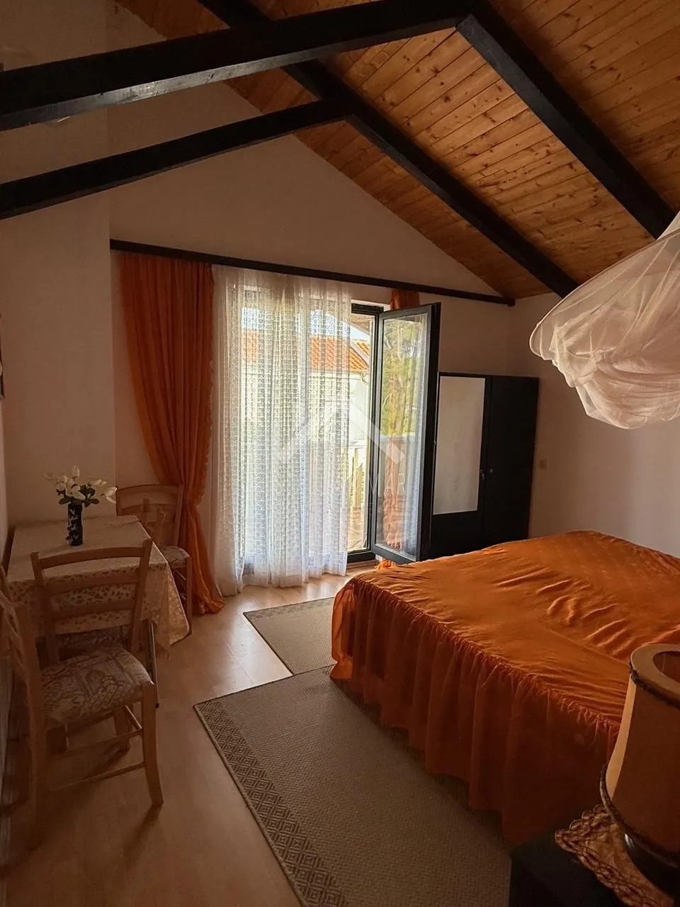 kuća sa dva apartmana drugi red od mora - vir - slika 17