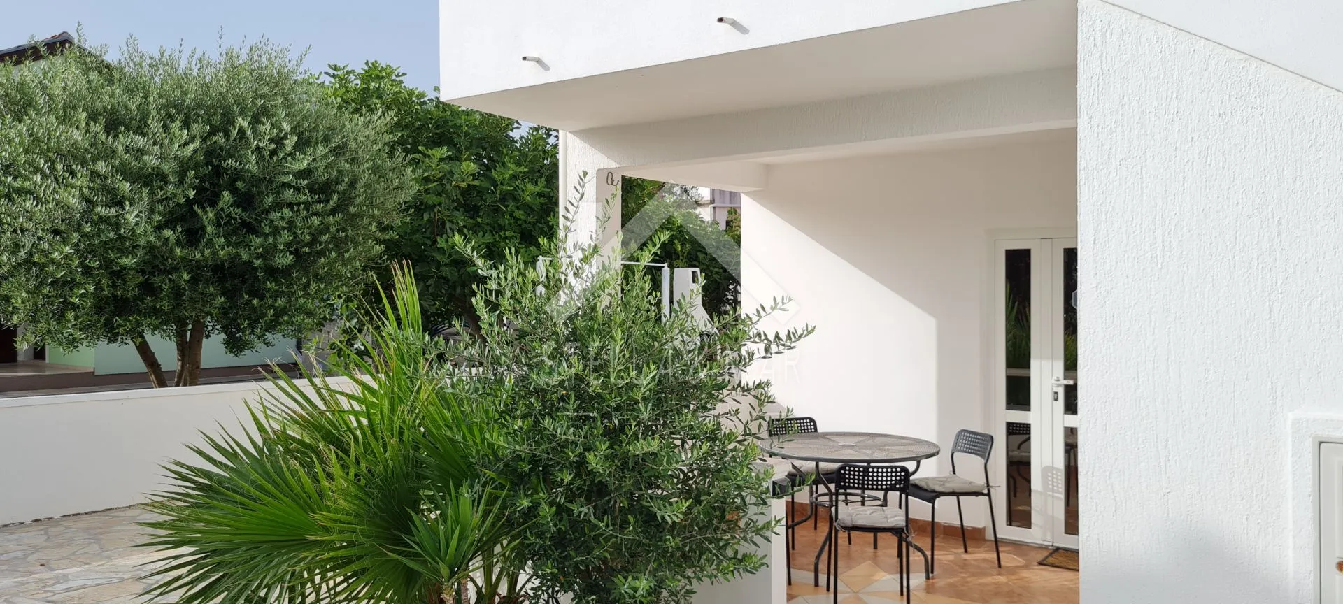 kuća sa 4 apartmana, južna strana - vir - slika 6