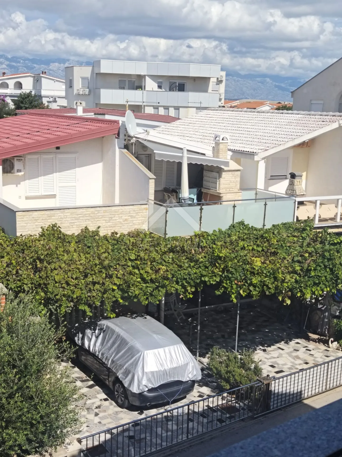 kuća u nizu , drugi red od mora - vir - slika 8