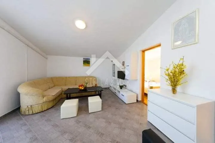 samostojeća kuća s 2 apartmana - vir **odlična prilika** - slika 13