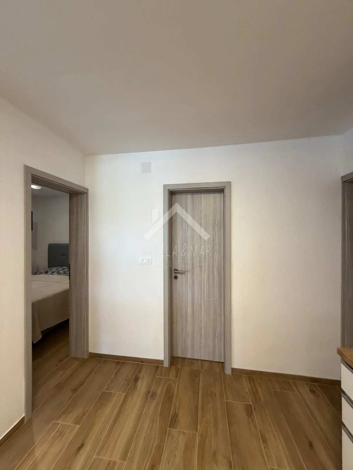 novo* kuća sa dva stana i krovnom terasom - vir - slika 28