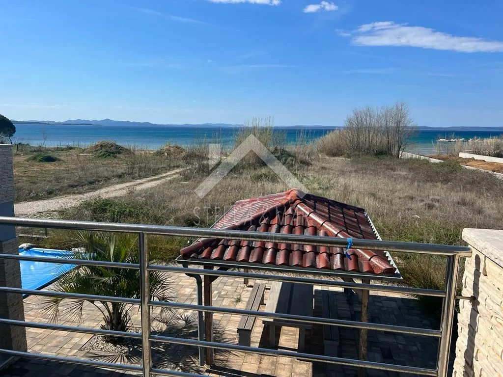 prekrasna vila sa bazenom - privlaka - slika 23