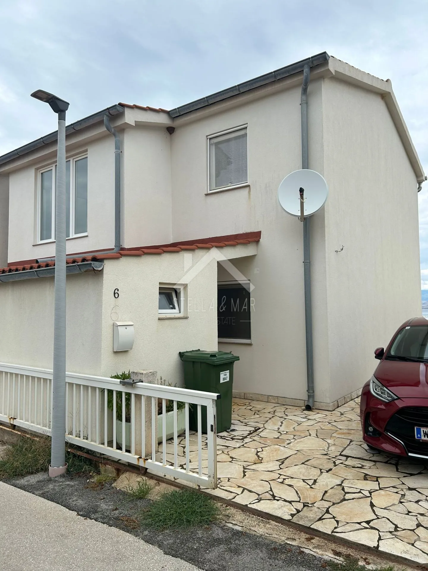 kuća sa dva apartmana, prvi red do mora - vir - slika 3