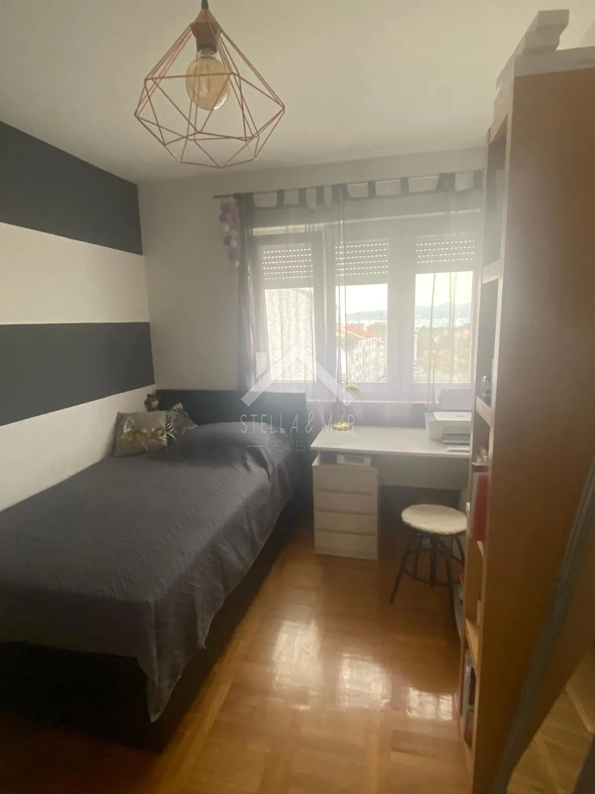 stan sa tri spavaće sobe, namješten, pogled - petrići, zadar - slika 15