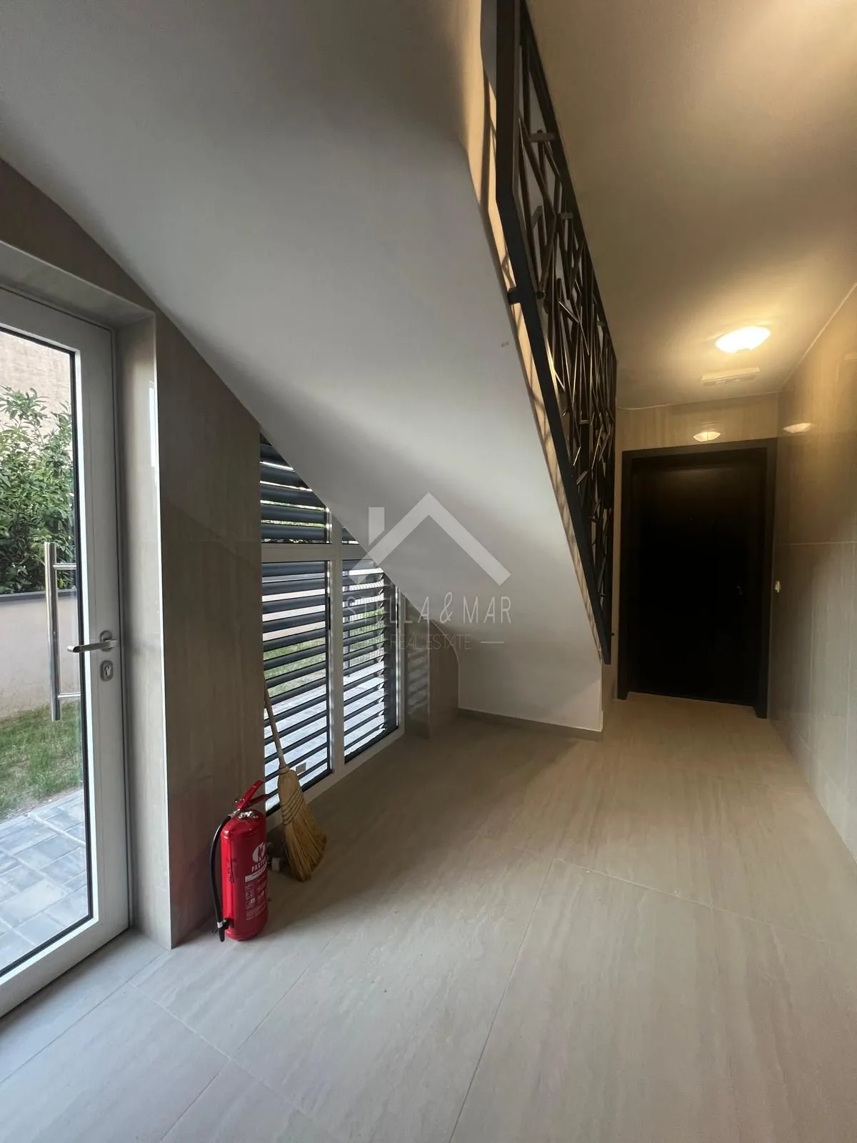 trosoban stan sa vrtom + 2 parkinga - plovanija, zadar - slika 22