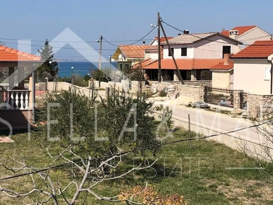 ljubač ; kuća sa tri apartmana ; pogled na more ! - slika 24