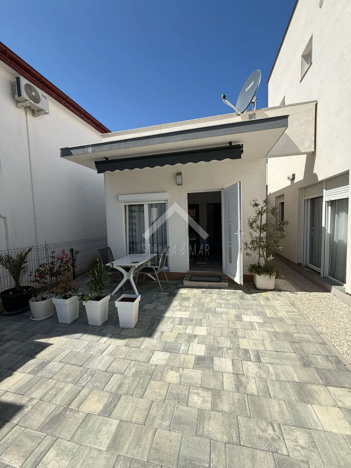 prizemlje kuće sa dva apartmana - vir - slika 25