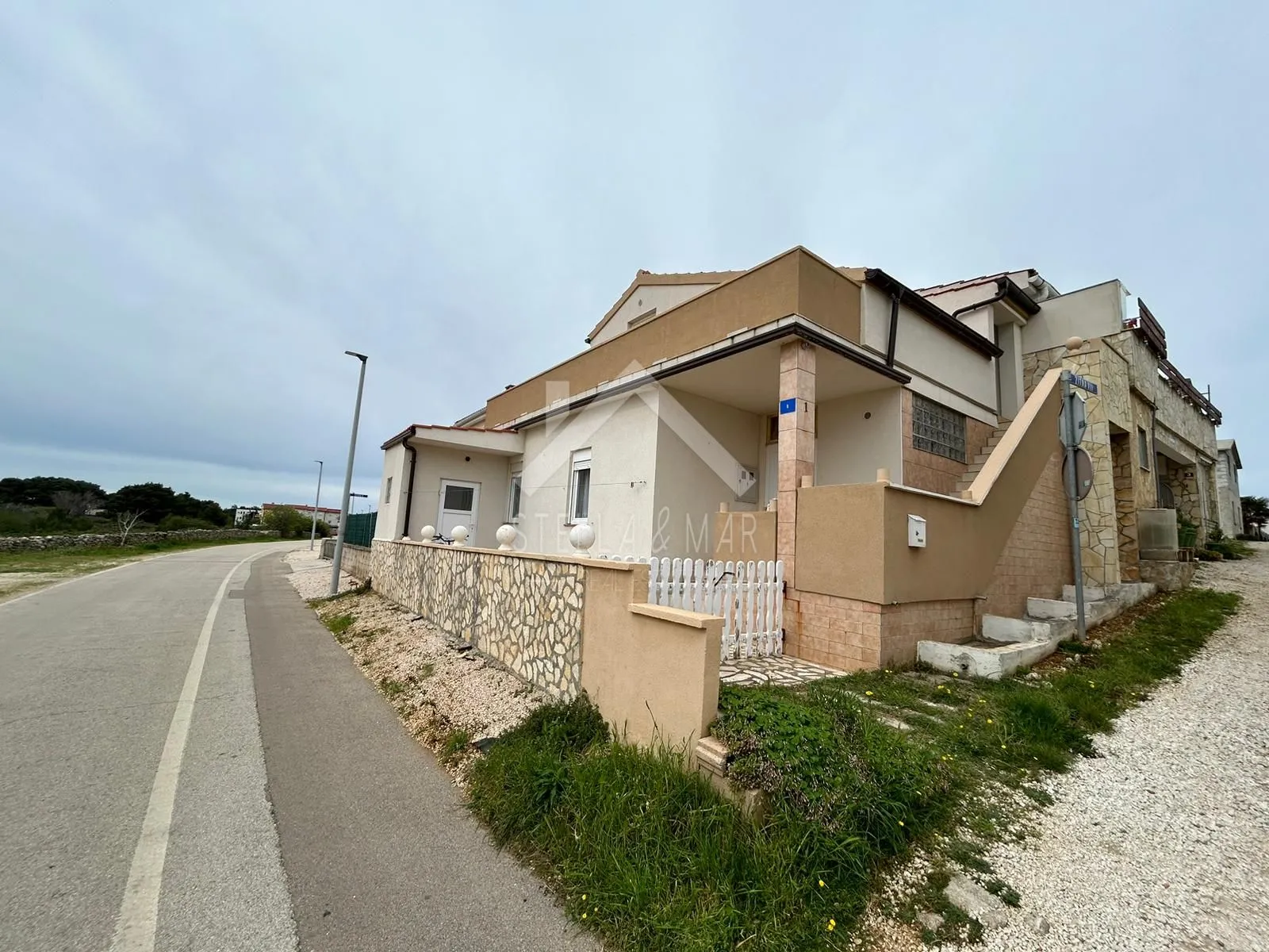 dvojna kuća na mirnoj lokaciji - vir - slika 1