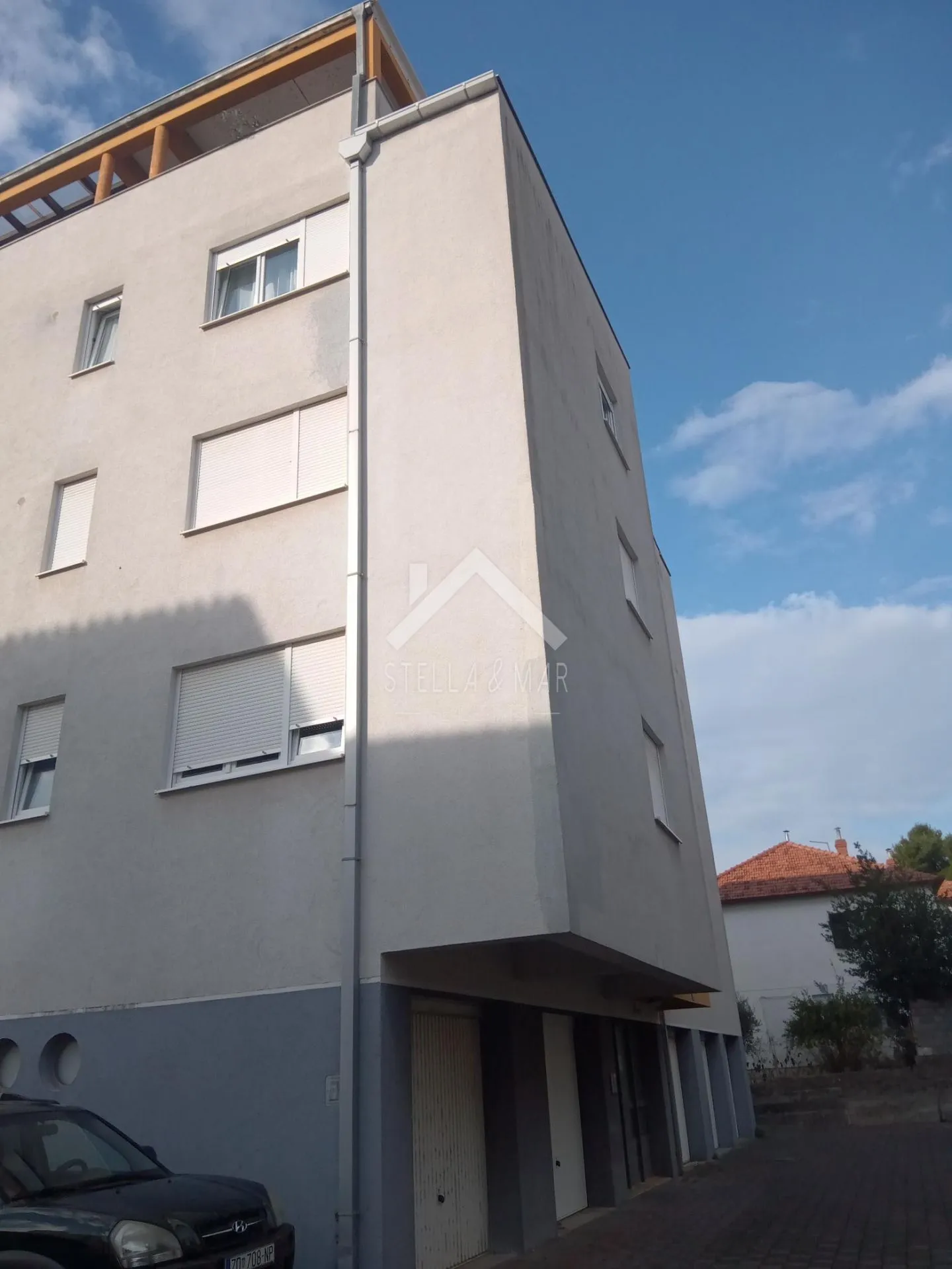 stan sa tri spavaće sobe, namješten, pogled - petrići, zadar - slika 24