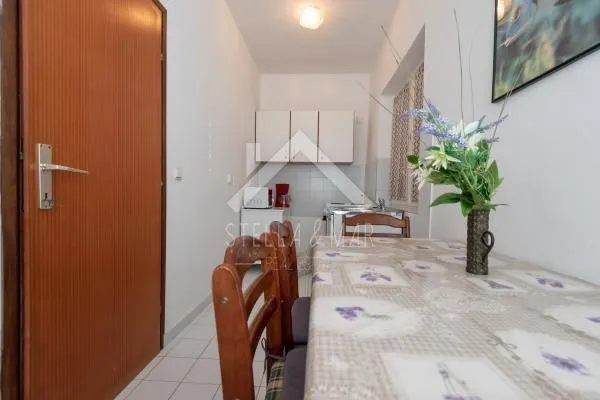 apartmanska kuća, velika okućnica 80m do mora - privlaka - slika 23
