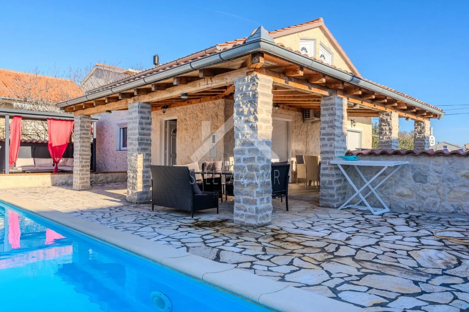 prekrasna villa sa bazenom - posedarje - slika 1