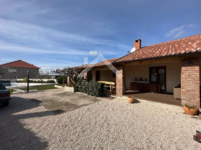 kuća sa bazenom - debeljak, sukošan - slika 3