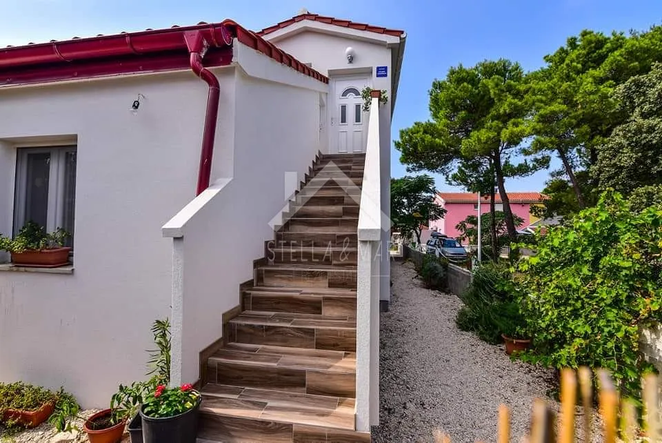 dvojna kuća sa dva stana i garažom - vir - slika 1