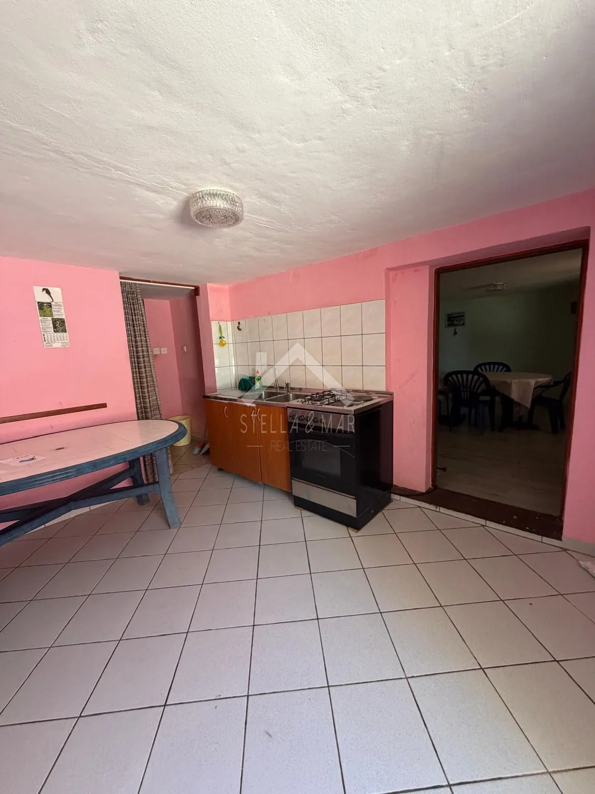 kuća sa 3 stana, prostrana parcela, centar - vir - slika 8