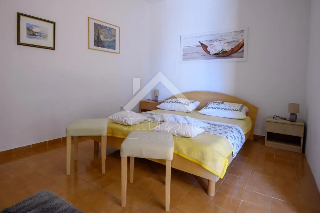 apartmanska kuća, velika okućnica 80m do mora - privlaka - slika 33