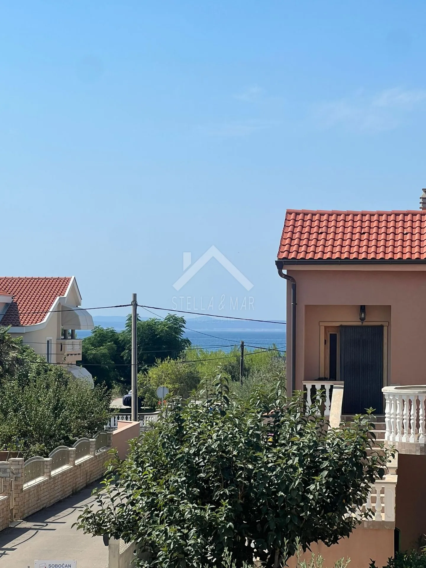 kuća sa 2 komforna stana i bazenom - privlaka - slika 39