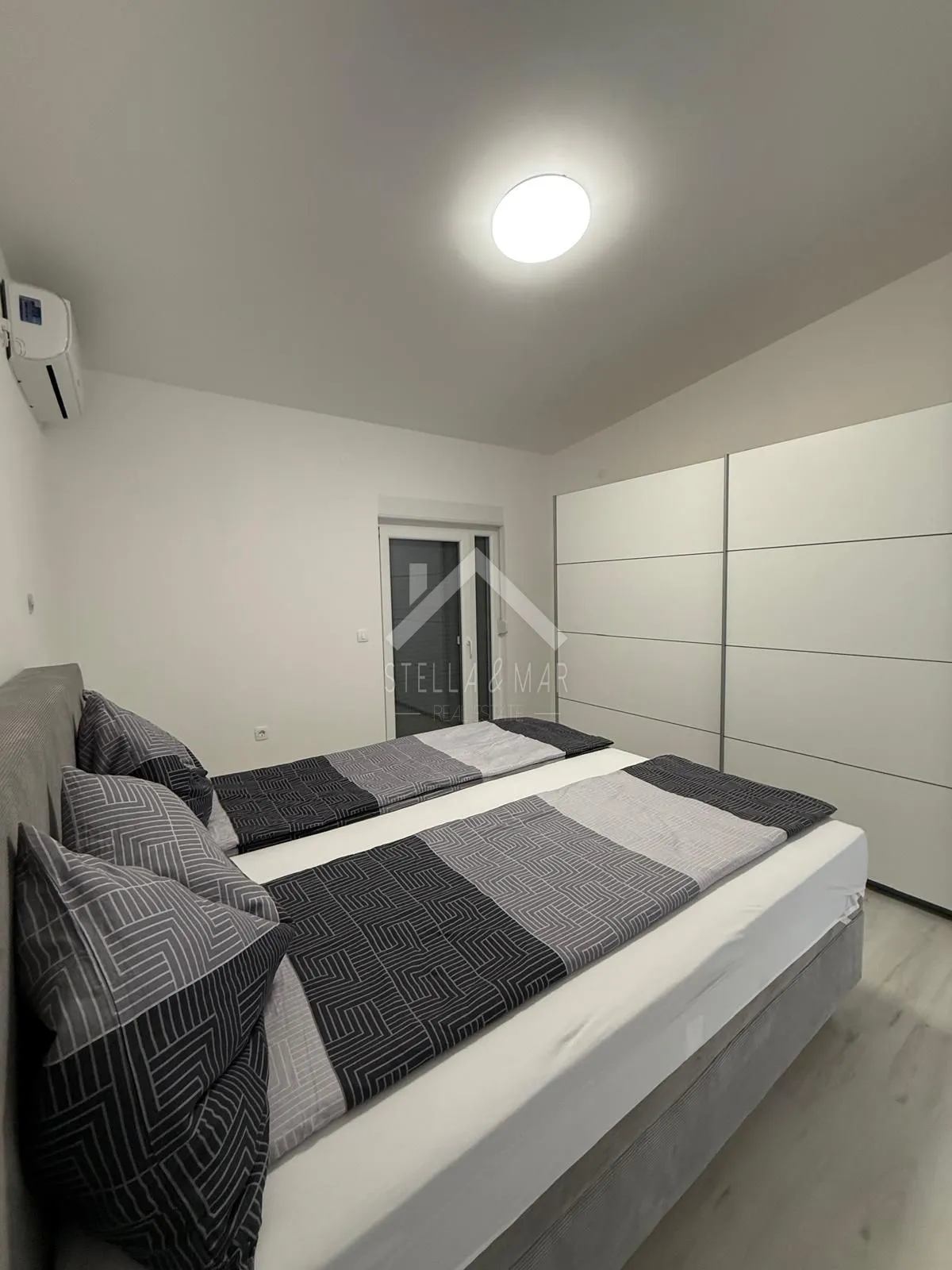 prekrasna kuća sa 3 apartmana - vir - slika 36