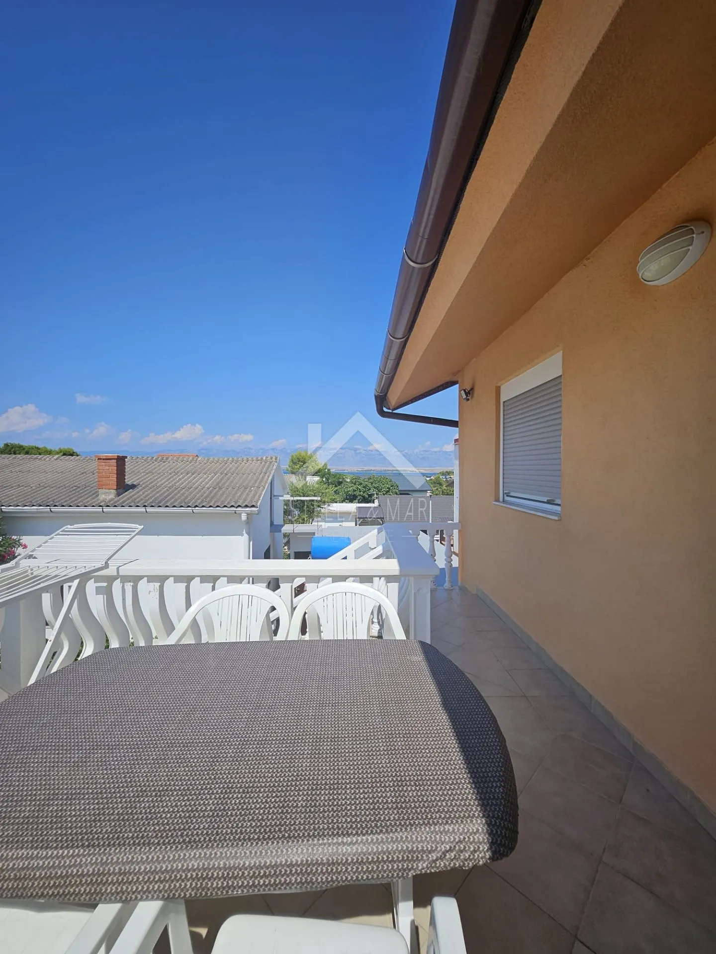 kuća sa 4 apartmana - vir - slika 3