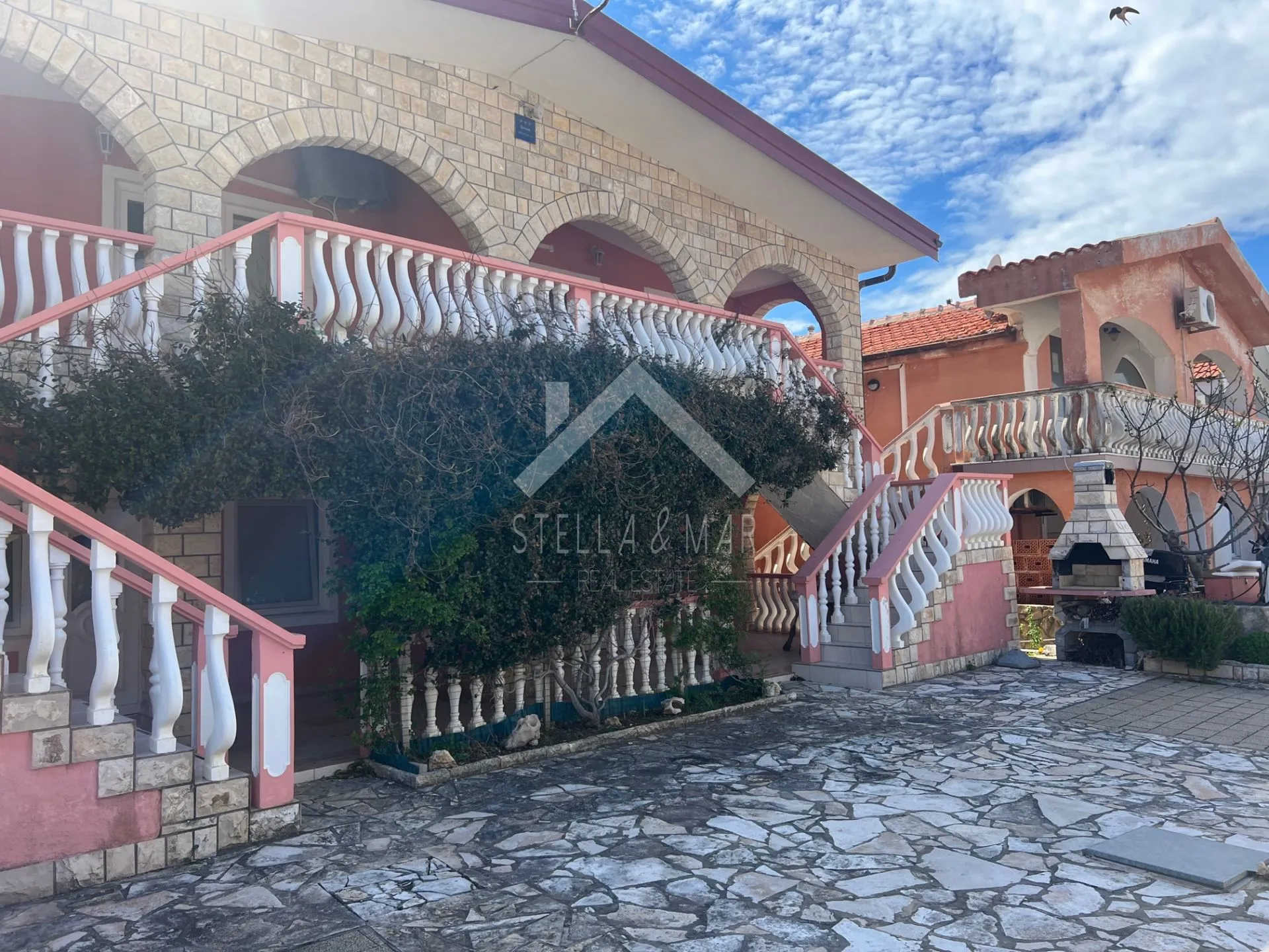 kuća sa 4 apartmana, 50 metara od mora - vir - slika 2