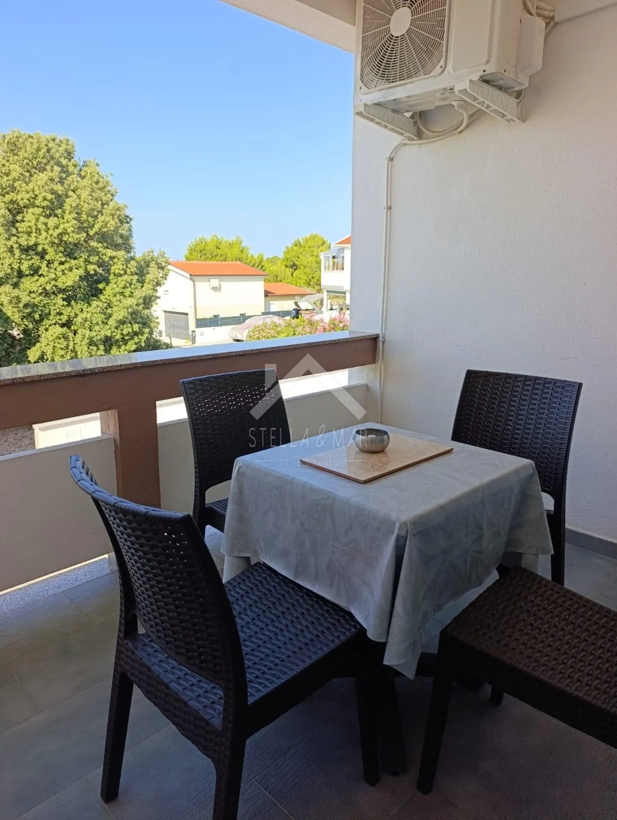 kuća sa 4 apartmana i bazenom - vir - slika 32