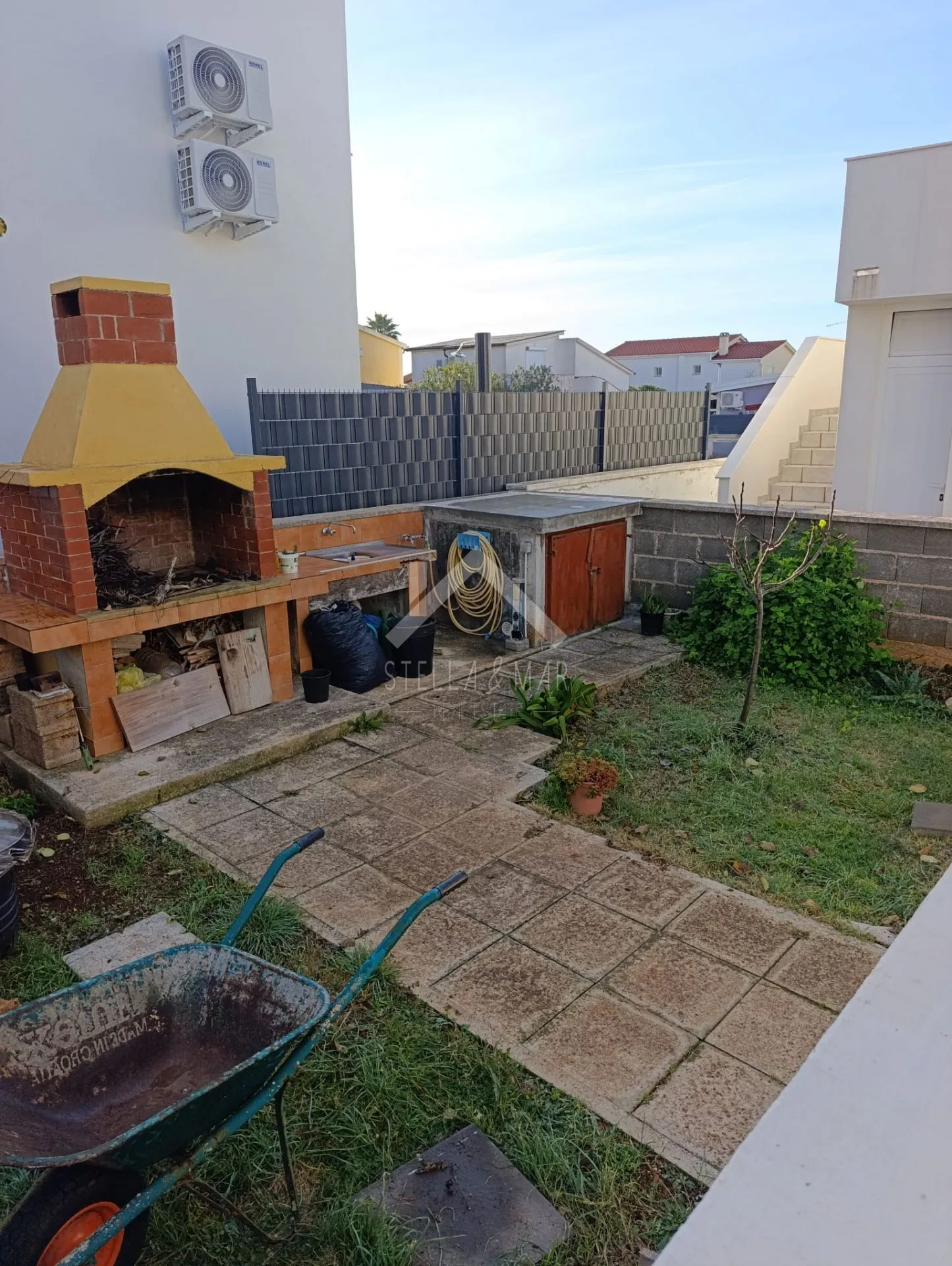 kuća sa dva stana i garažom - vir - slika 5