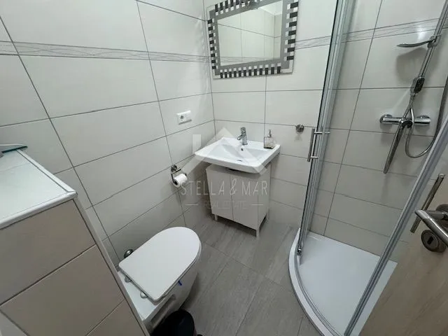 prekrasna kuća sa bazenom - rtina - slika 21