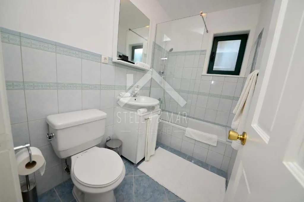villa sa bazenom na atraktivnoj lokaciji - vir - slika 24