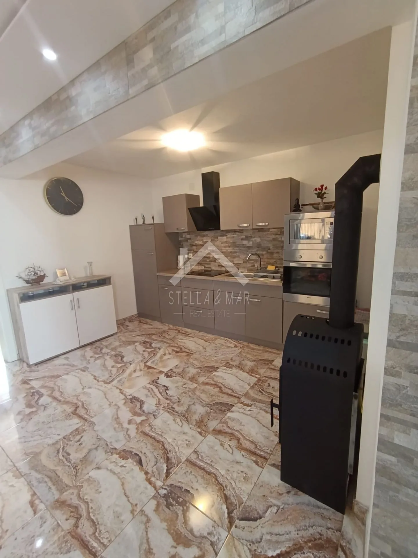 dvosobni apartman - vir - slika 7