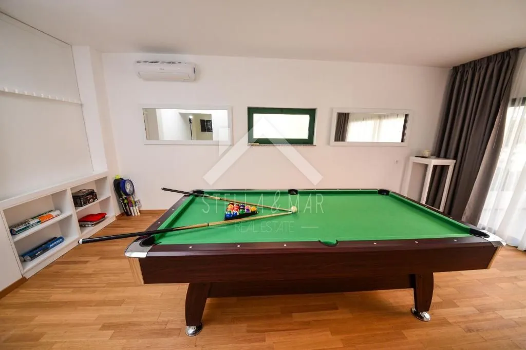 villa sa bazenom na atraktivnoj lokaciji - vir - slika 32