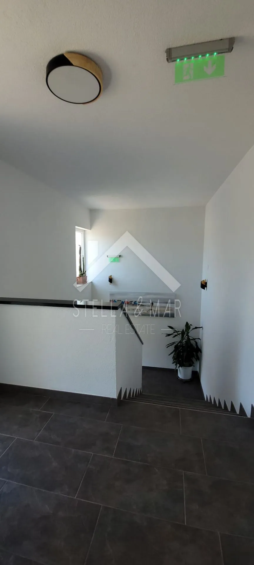kuća sa 5 apartmana sa pogledom na more - vir - slika 29