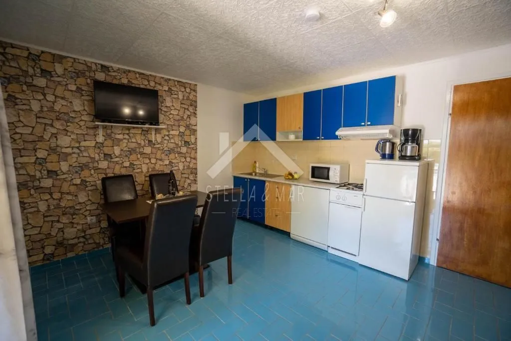 samostojeća kuća sa 5 apartmana - vir - slika 18