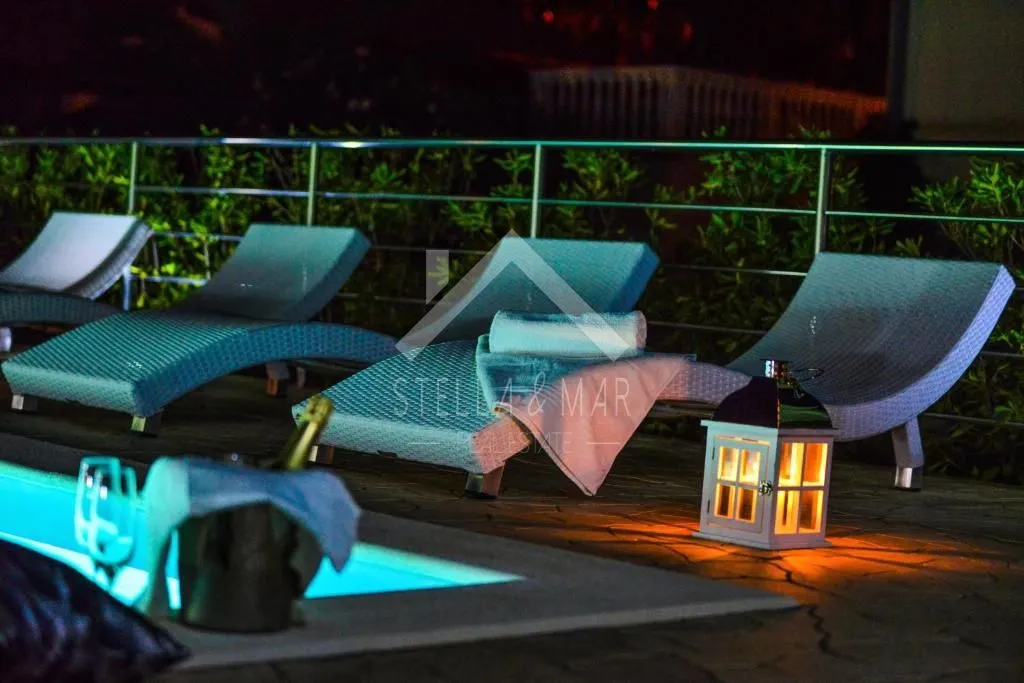 villa sa bazenom na atraktivnoj lokaciji - vir - slika 36