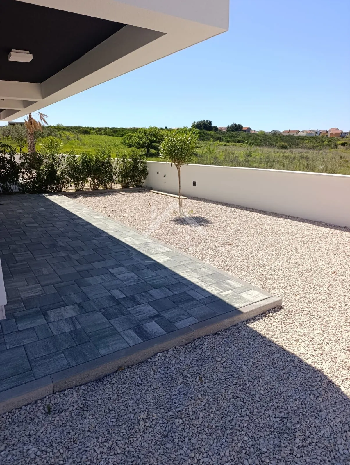 dvosobni apartman sa vrtom u novogradnji, privlaka - slika 4