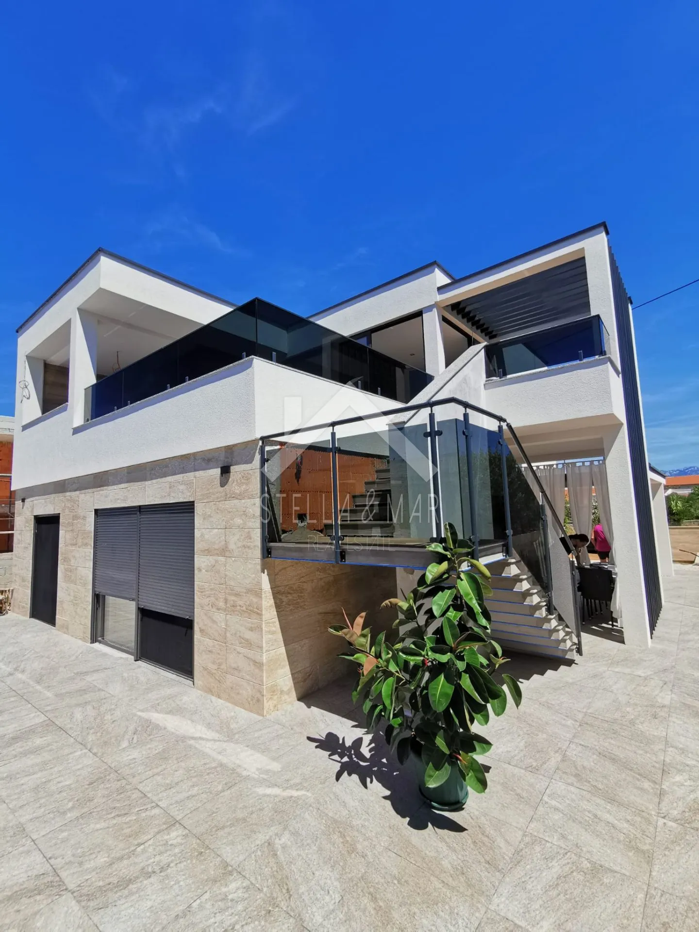 luksuzna villa sa bazenom u centru - vir - slika 5