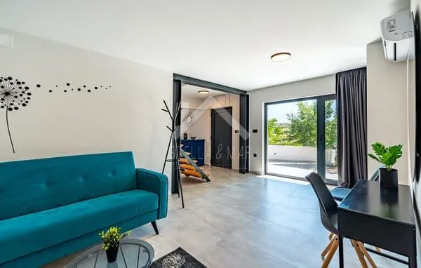 moderna villa sa bazenom i velikom okućnicom - crno, zadar - slika 10